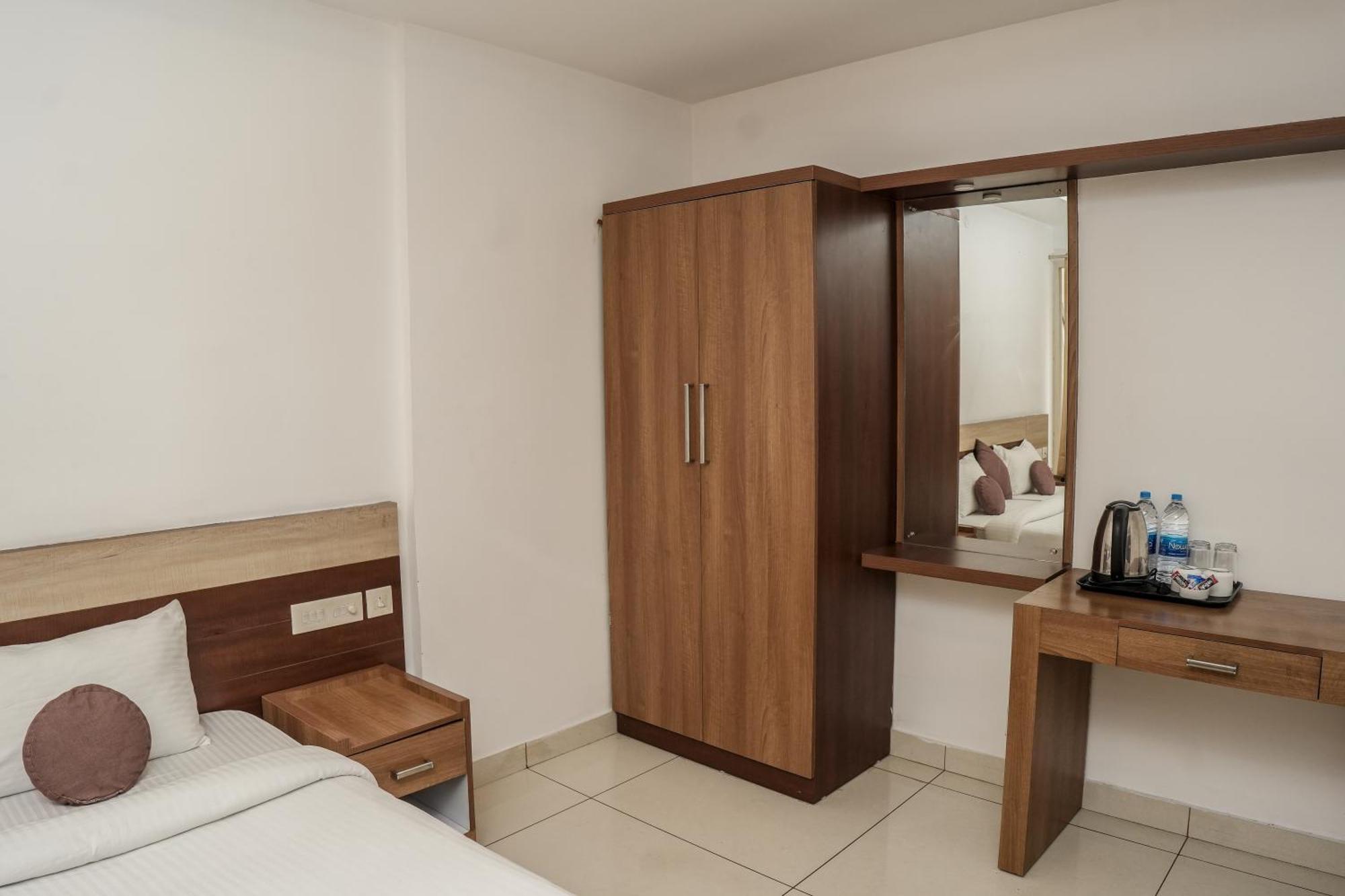 Hotel Lets Stay Kochi Zewnętrze zdjęcie