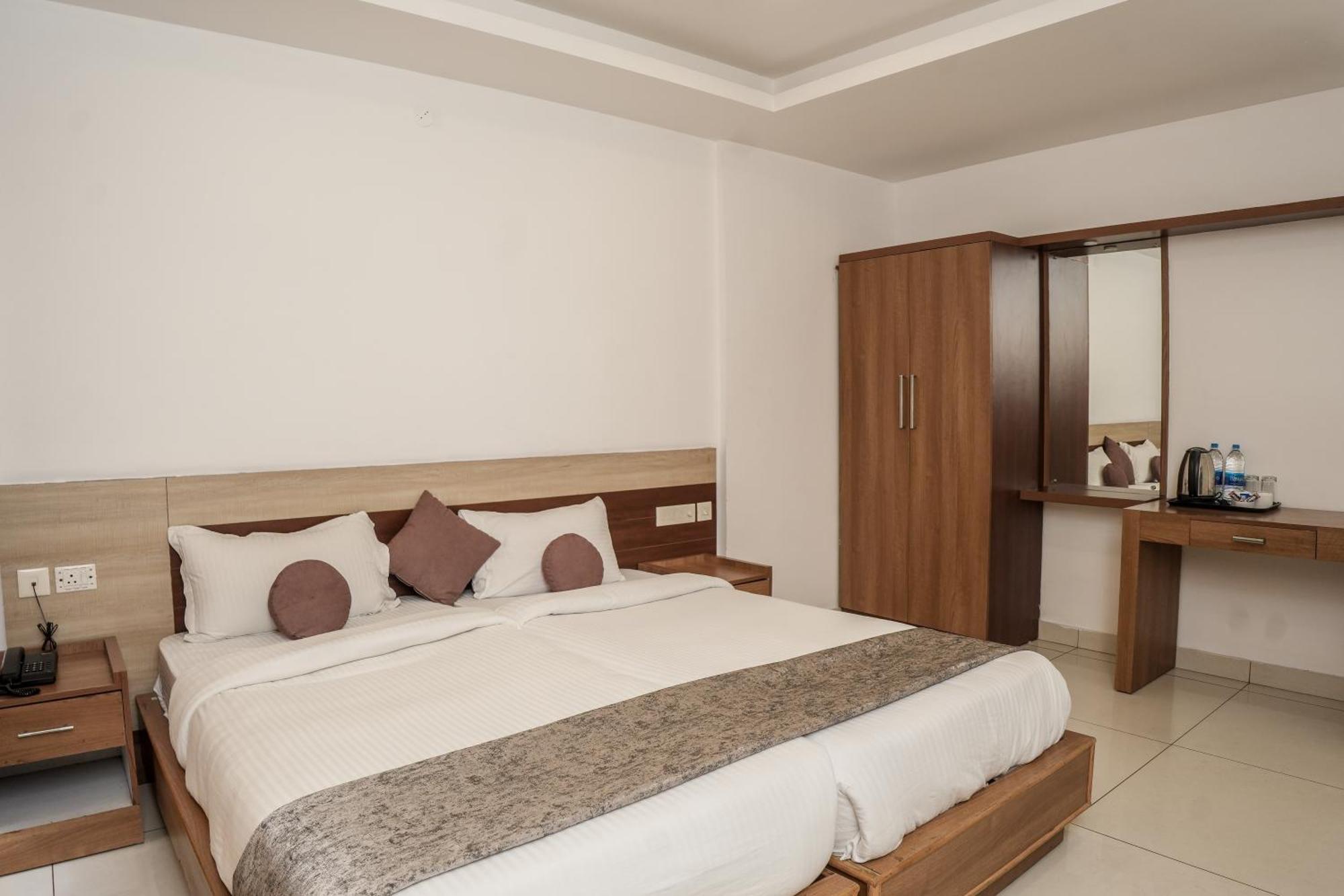 Hotel Lets Stay Kochi Zewnętrze zdjęcie